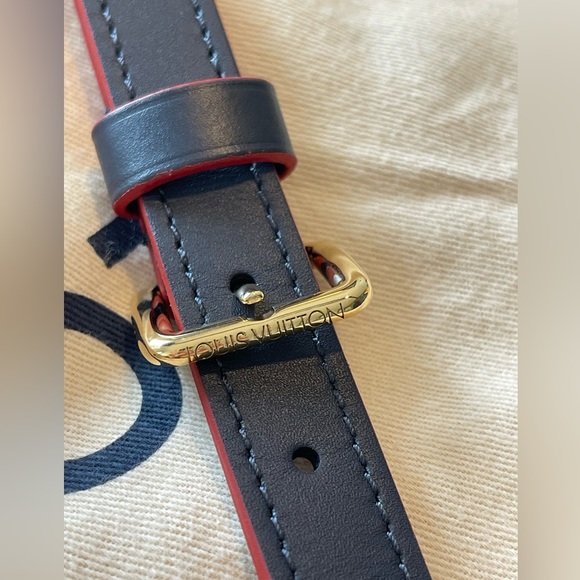 Like new Louis Vuitton Tote Bag V MM Marine Rouge emrpiente - Picture 12 of 16